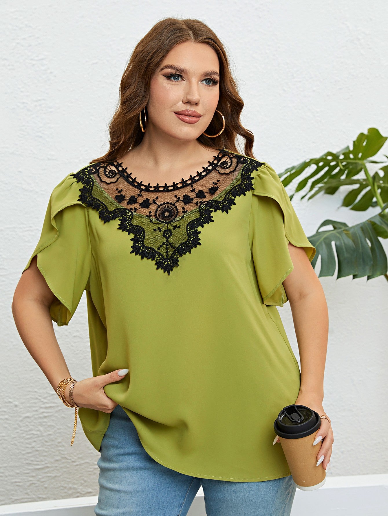 Contrast Spliced Lace Petal Sleeve Blouse