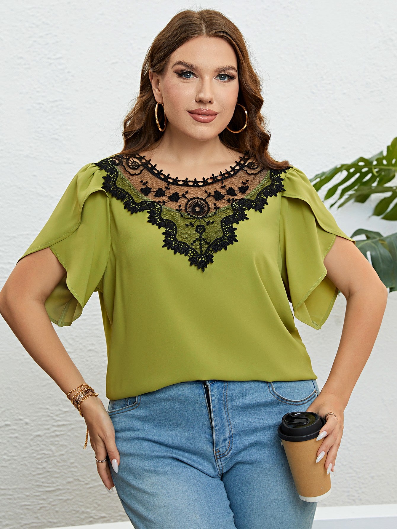 Contrast Spliced Lace Petal Sleeve Blouse