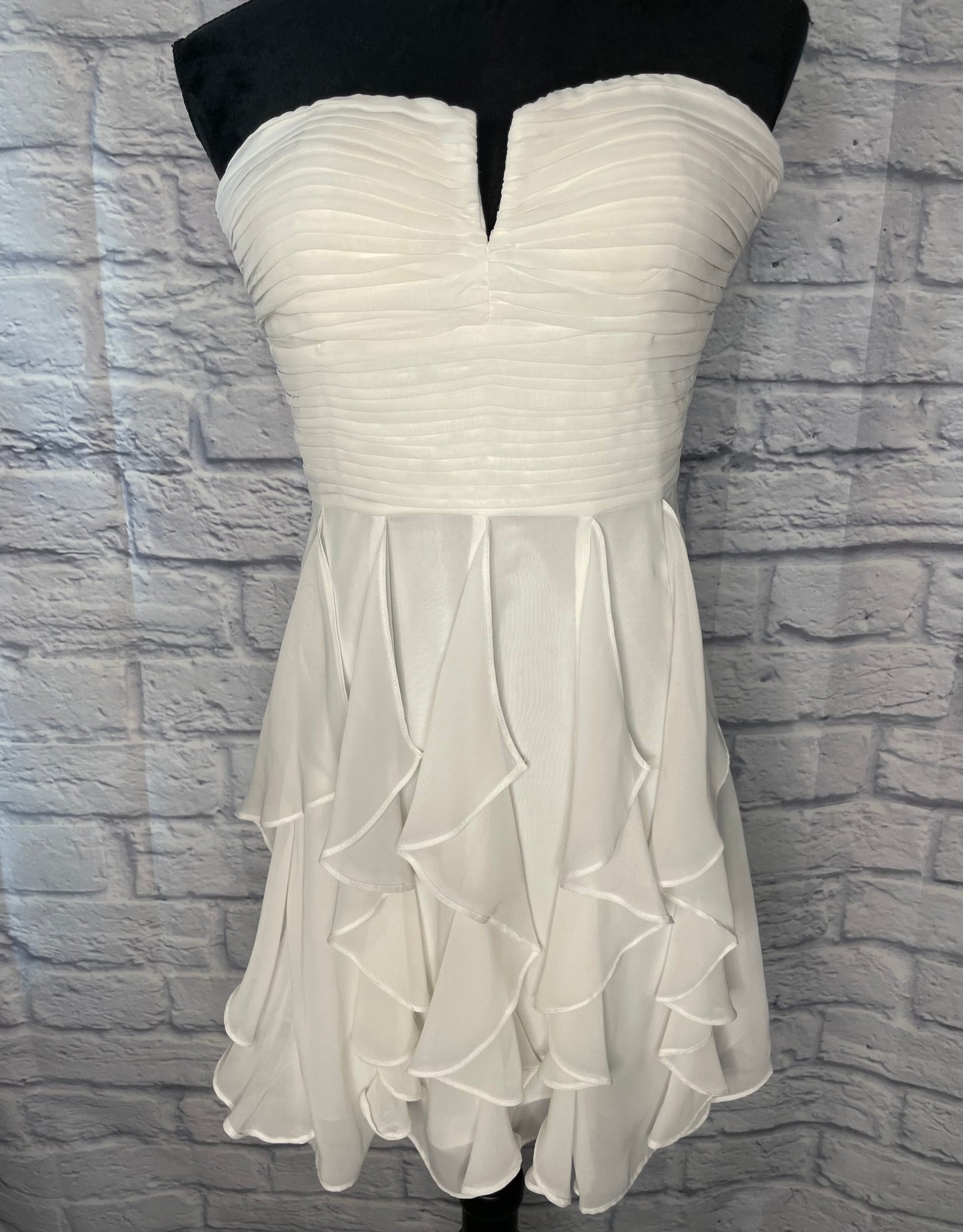 Hailey Logan by Adrianna Papell White Mini Dress/Shirt