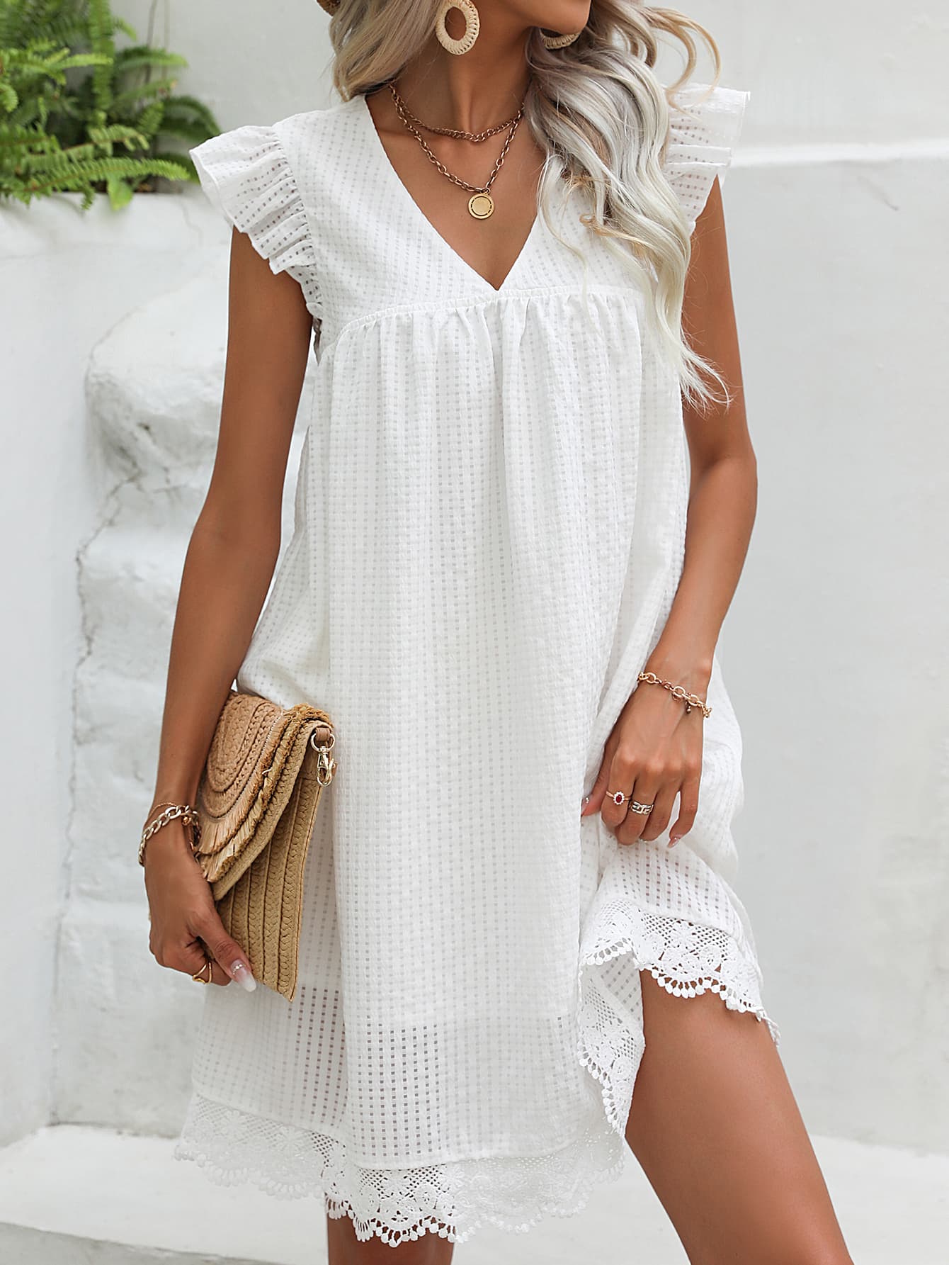 V-Neck Butterfly Sleeve Spliced Lace Dress