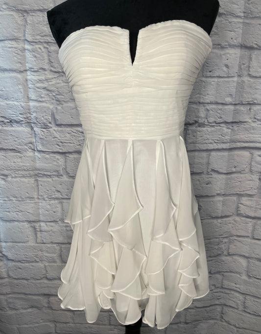 Hailey Logan by Adrianna Papell White Mini Dress/Shirt
